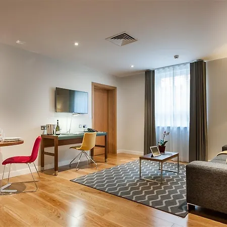 Premier Suites Dublin Hotel Dublín
