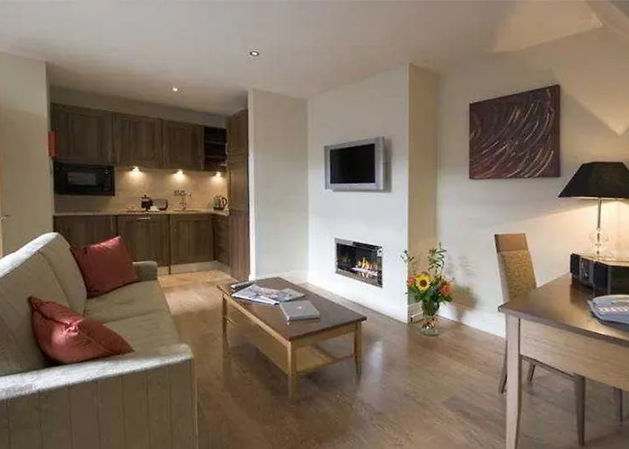 Premier Leeson St