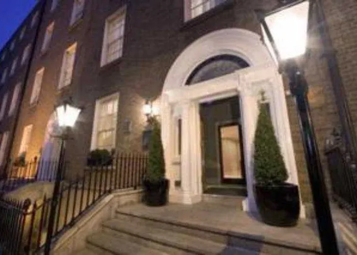 호텔 Premier Leeson St 3*